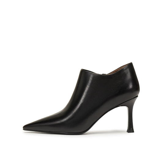 Oil Wax Calf Leather Pointed Toe Ankle Boots