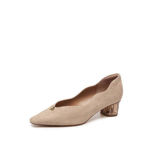 V Cut Mid-heel Pump