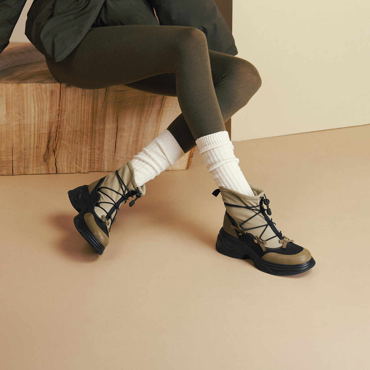 Bow Knot Design Hiking Boots