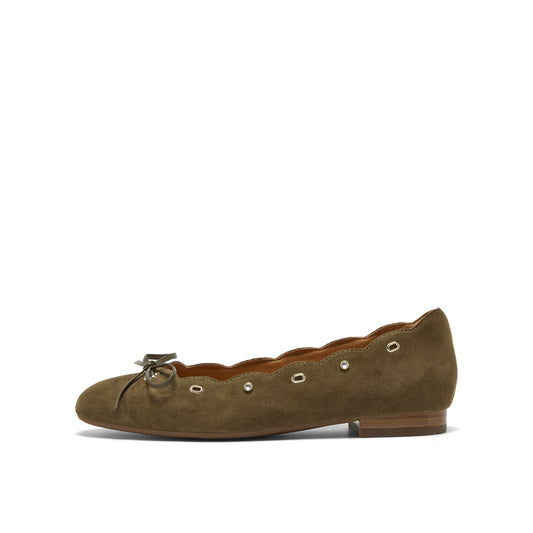 Rippled Edge Round Toe Flats