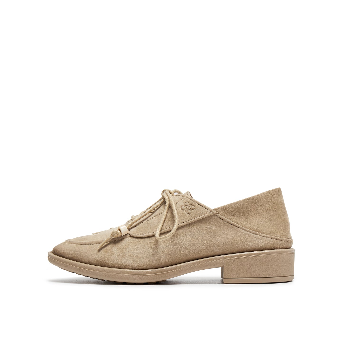 Oxford Shoe with Resin Accessories