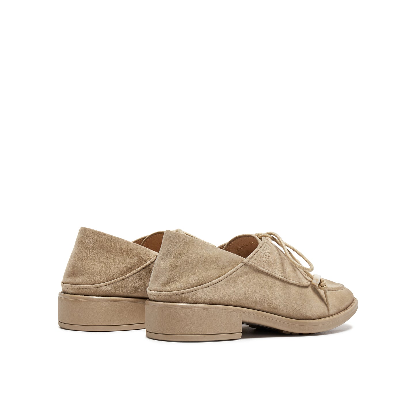 Oxford Shoe with Resin Accessories