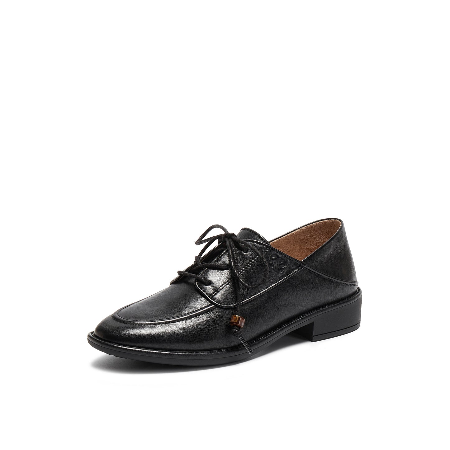 Oxford Shoe with Resin Accessories